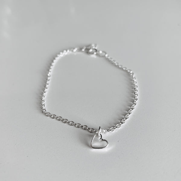 Tiny Heart Bracelet Silver